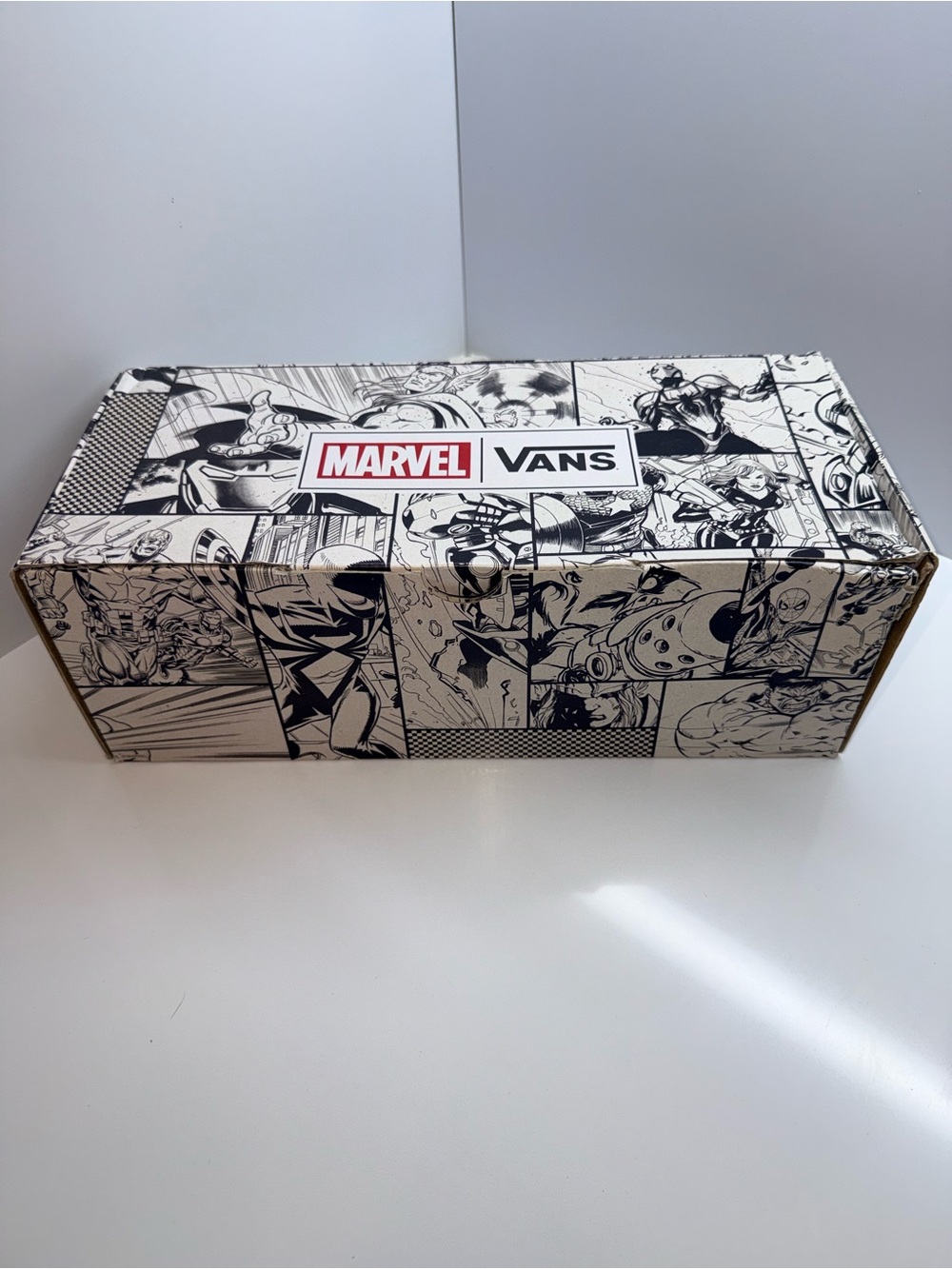 Vans x Marvel Old Skool Avengers Sneakers With Box | M9.5/W11 - Picture 9 of 9